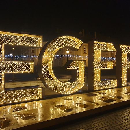 Domino Suite Eger Bagian luar foto