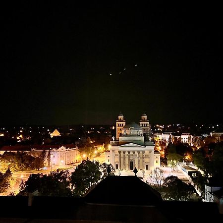 Domino Suite Eger Bagian luar foto