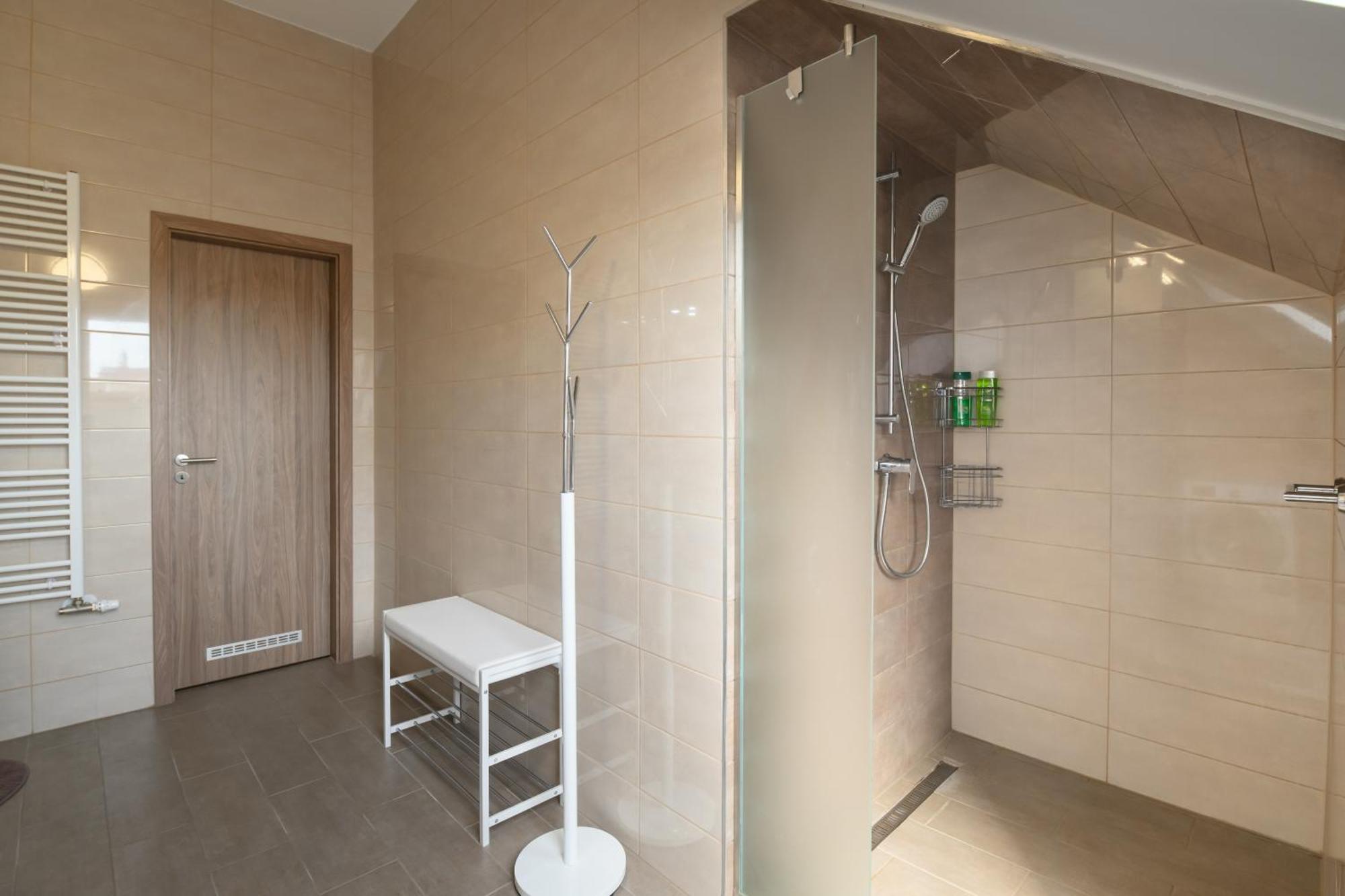 Domino Suite Eger Bagian luar foto